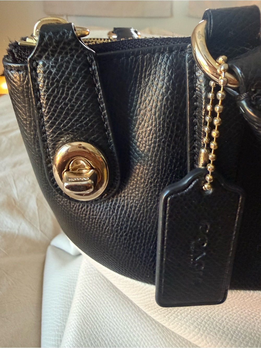 Coach Two-Tone Black and Cream Leather Tote-needs a touch of love - Picture 9 of 12